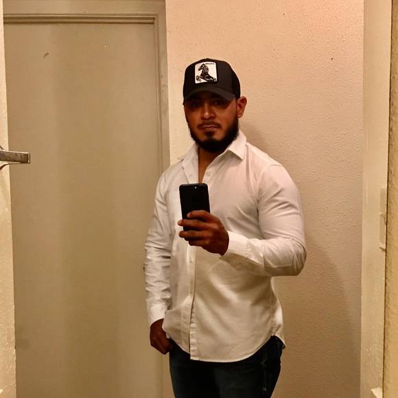 Meet your Posher, Isaias - Picture 1 of 1